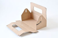 Amazonのダンボール箱を使ってつくるケーキボックスのようで実はティッシュボックス マゴクラ ダンボールインテリア生活